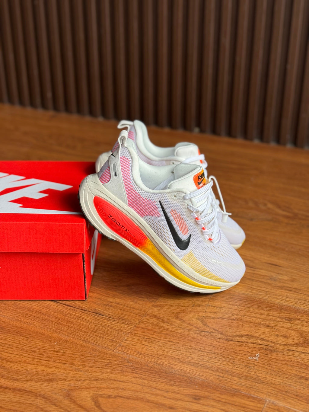 NIKE VOMERO 18