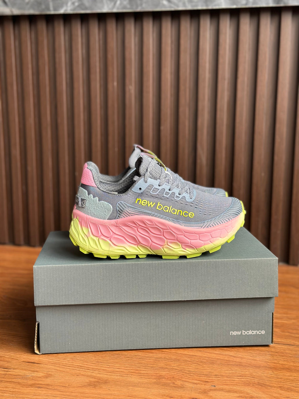 NEW BALANCE MORE V4