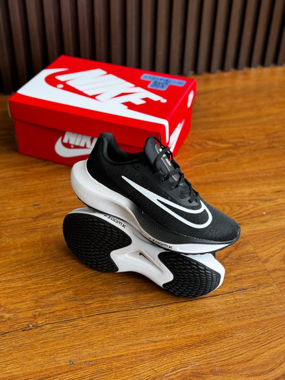 NIKE ZOOMFLY 5