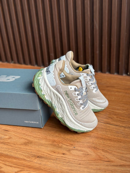 NEW BALANCE MORE V4