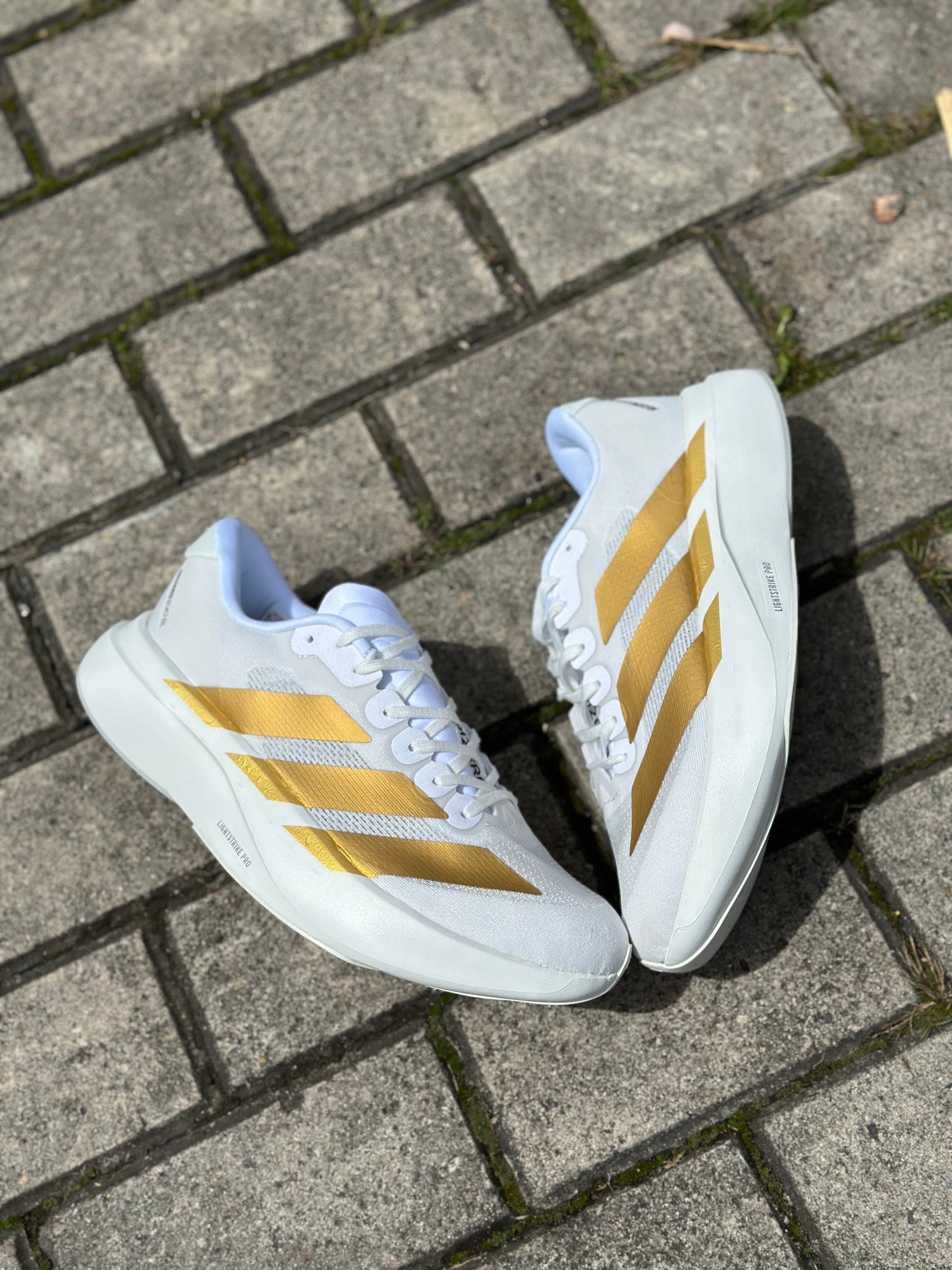 ADIZERO SL