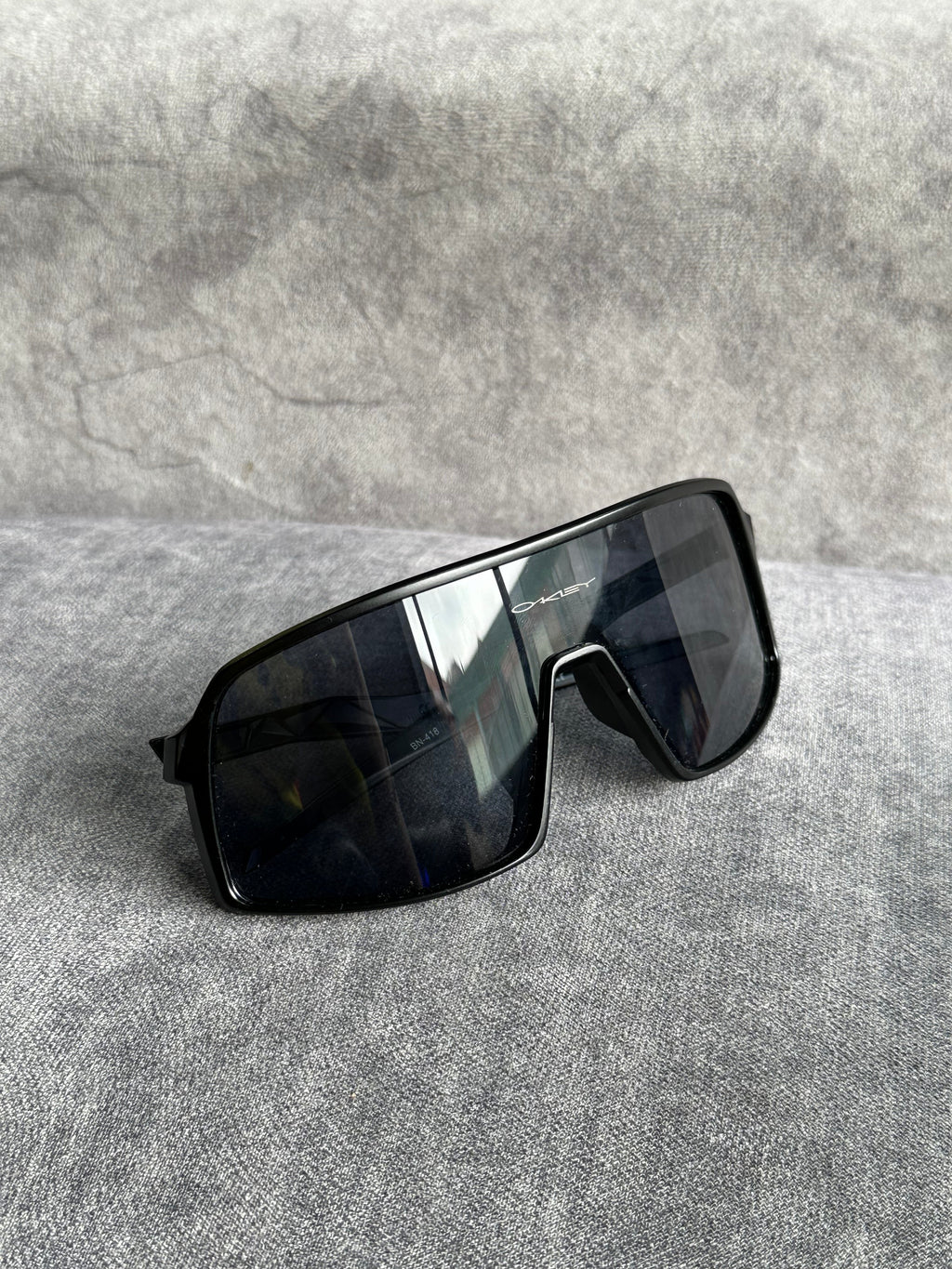 OAKLEY