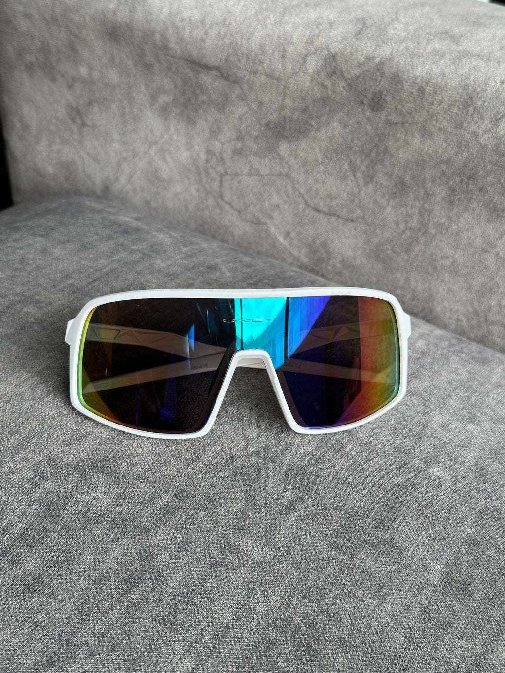 OAKLEY