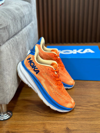 HOKA CLIFTON 9