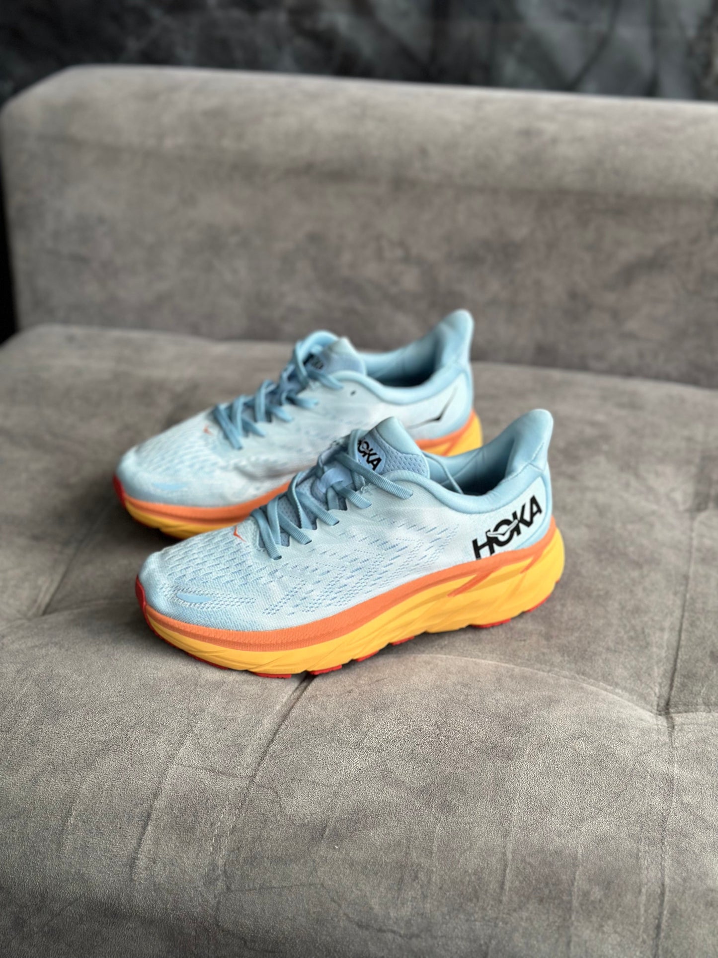 HOKA CLIFTON 8