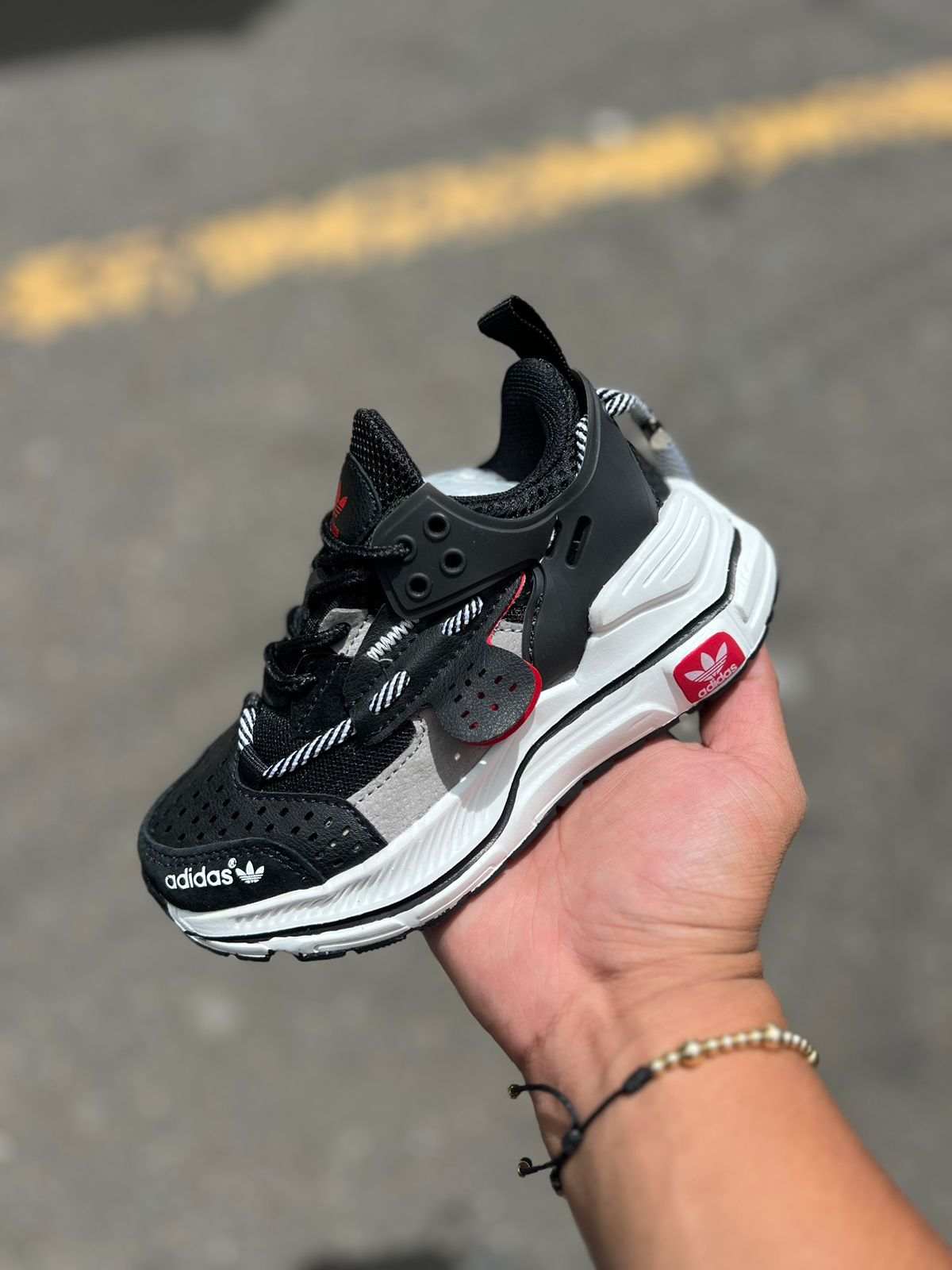 ADIDAS EQT - NEGRO