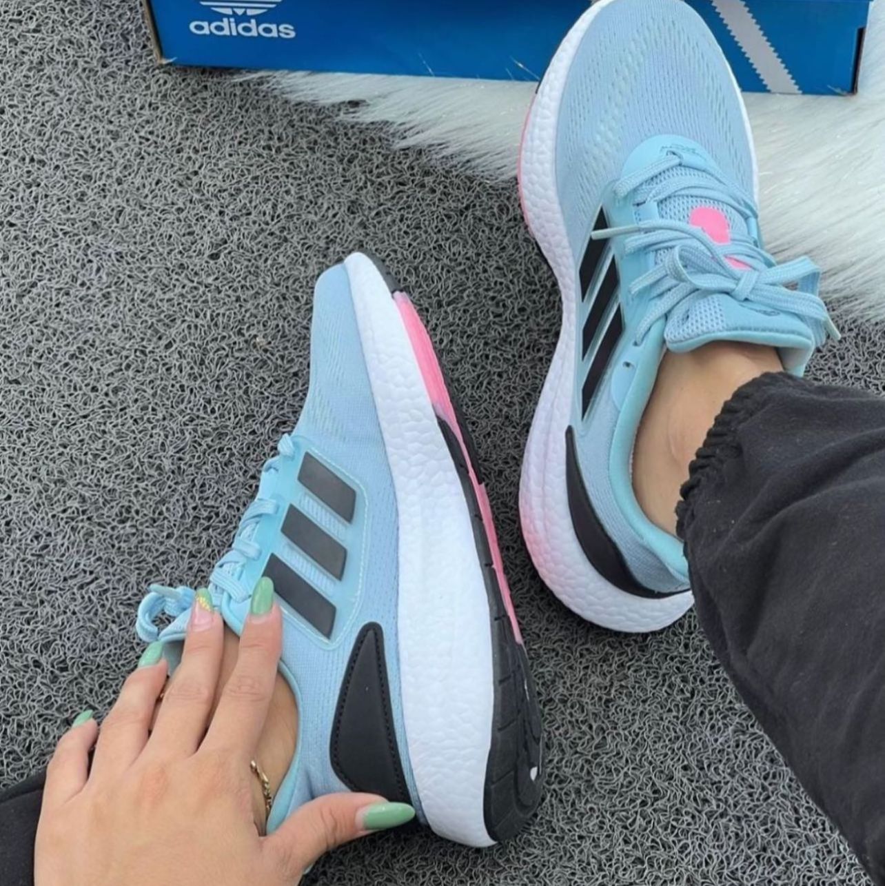 ADIDAS SUPERNOVA
