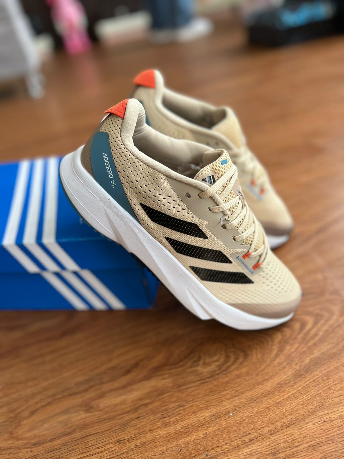 ADIZERO SL