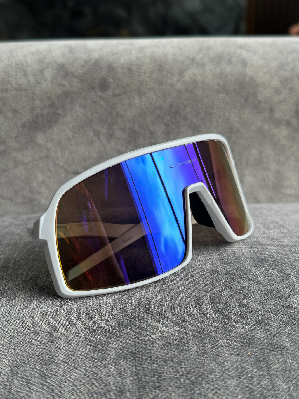 OAKLEY