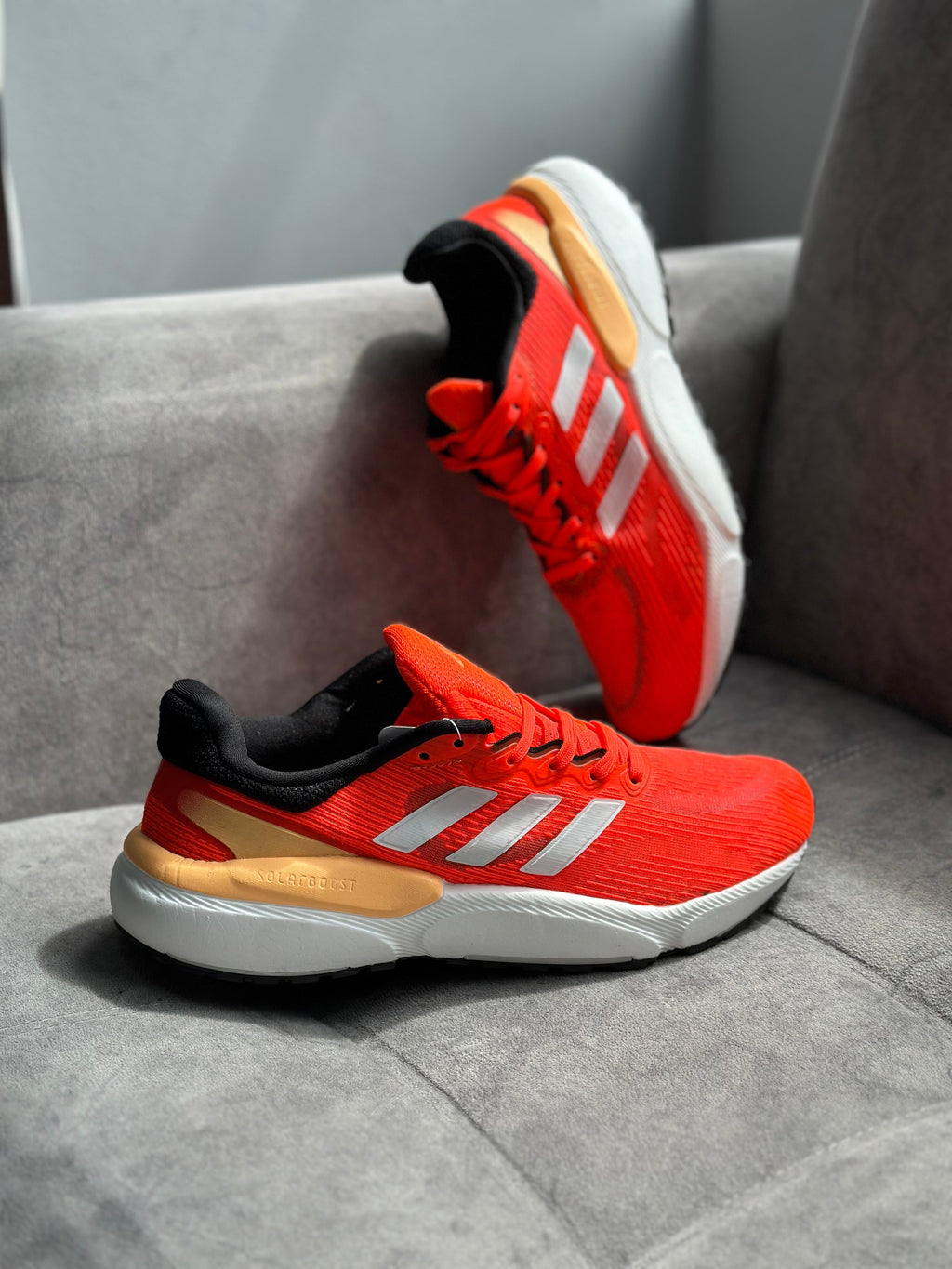 ADIDAS SOLARBOOST