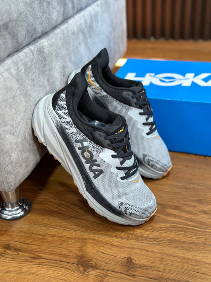HOKA CHALLENGER ATR7