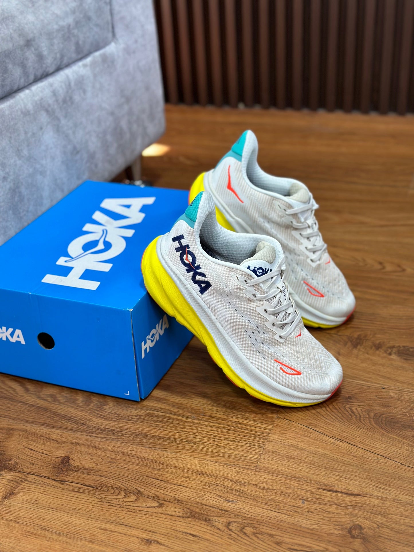 HOKA CLIFTON 9