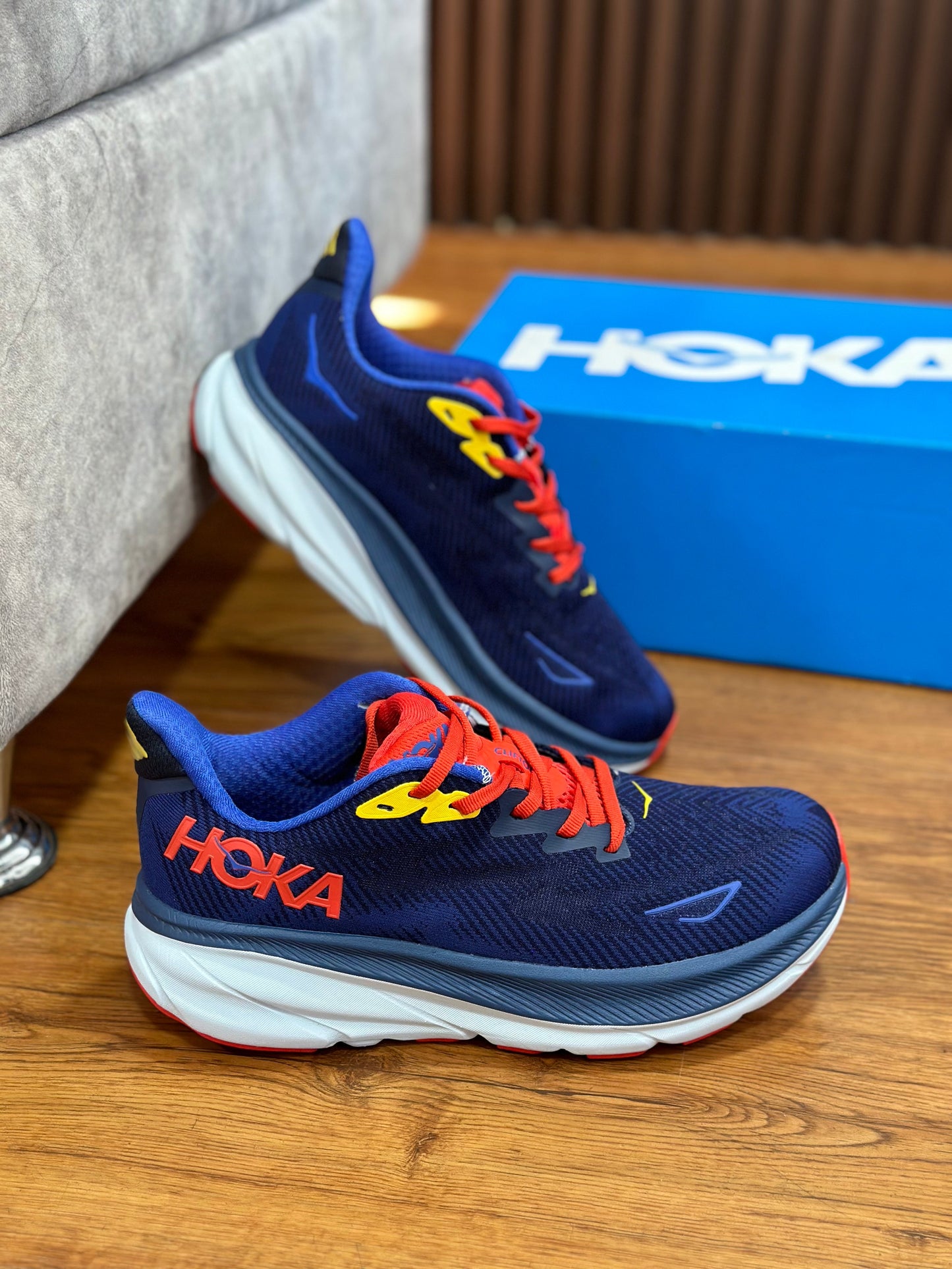 HOKA CLIFTON 9