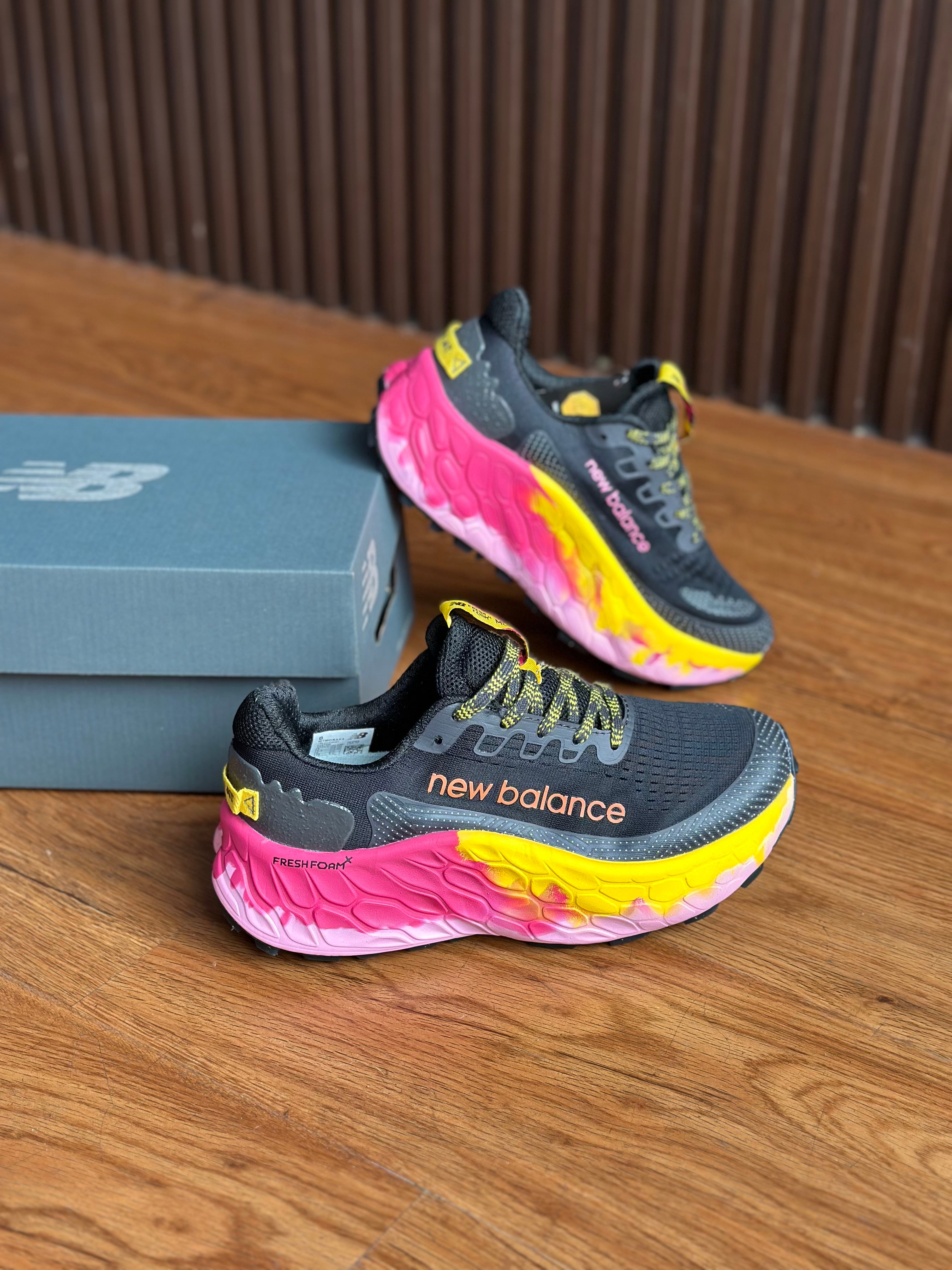 NEW BALANCE MORE V4