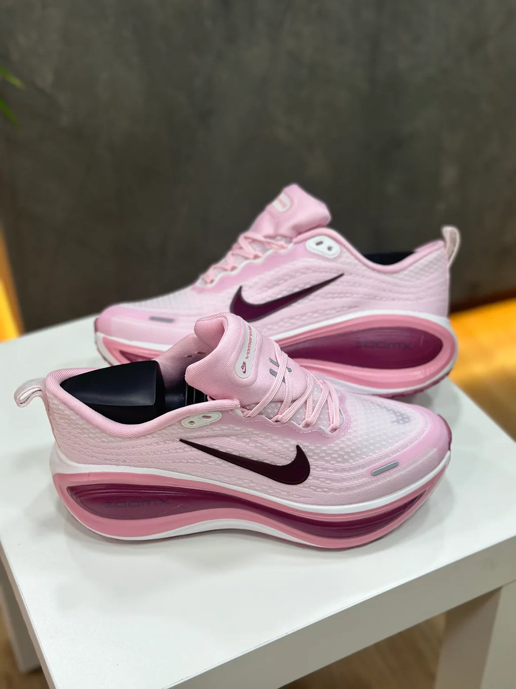 NIKE VOMERO PLUS