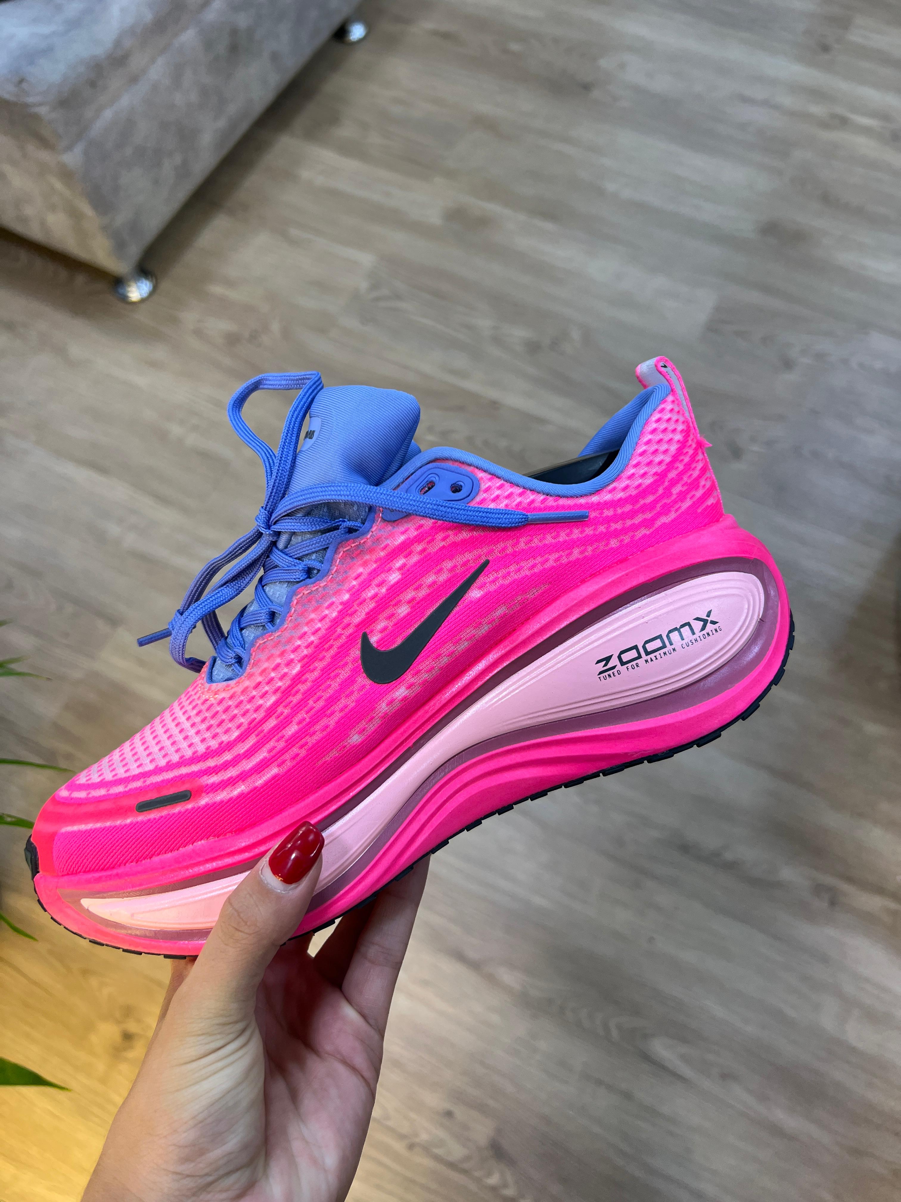 NIKE VOMERO 18