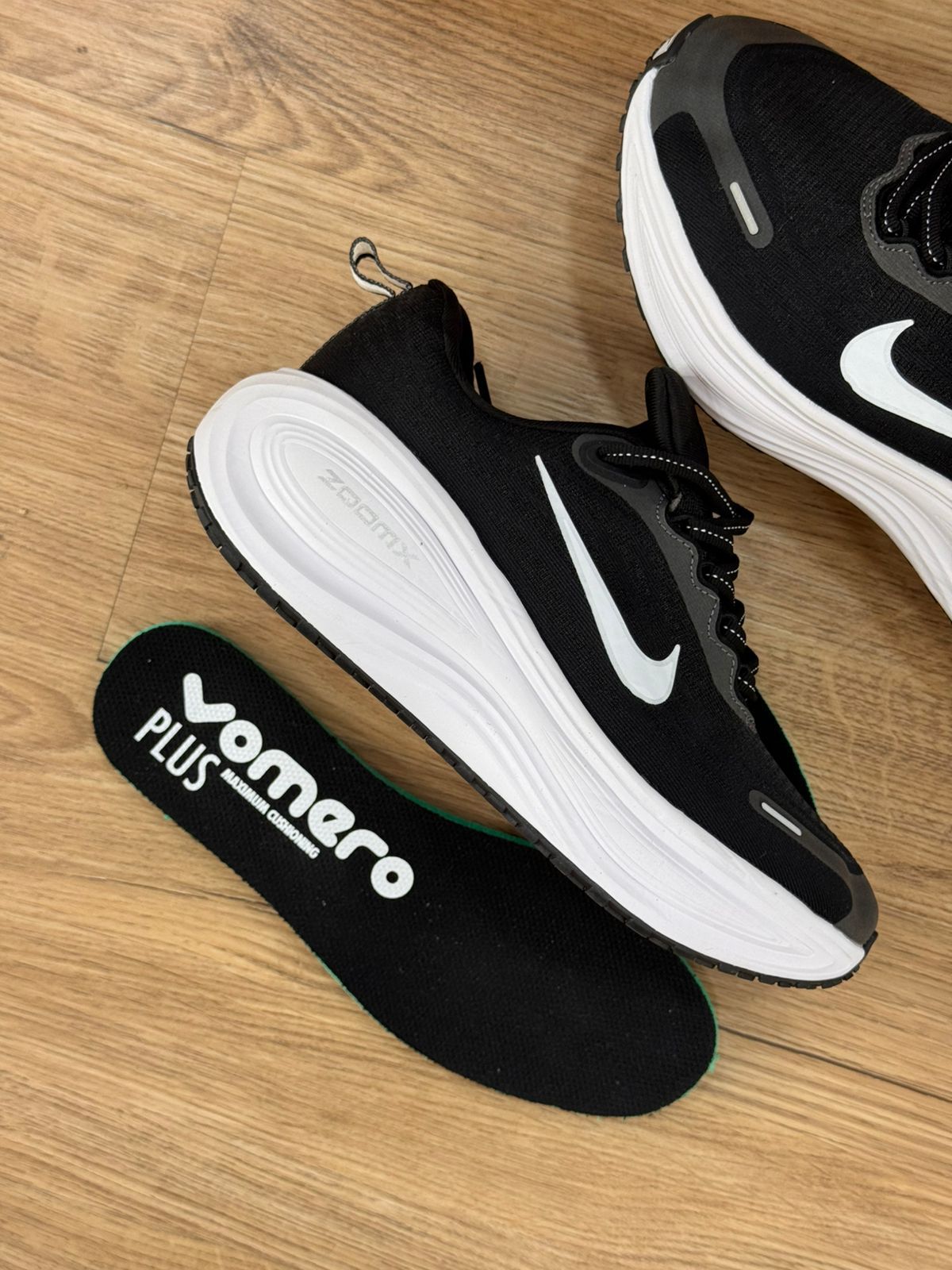 NIKE VOMERO PLUS