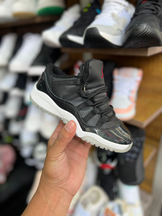 JORDAN RETRO 13 - NEGRO / BLANCO