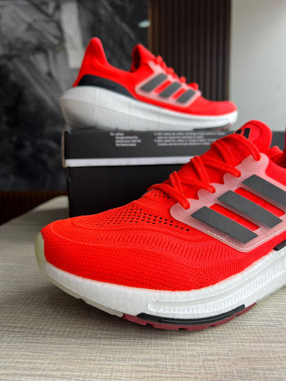 ADIDAS ULTRABOOST